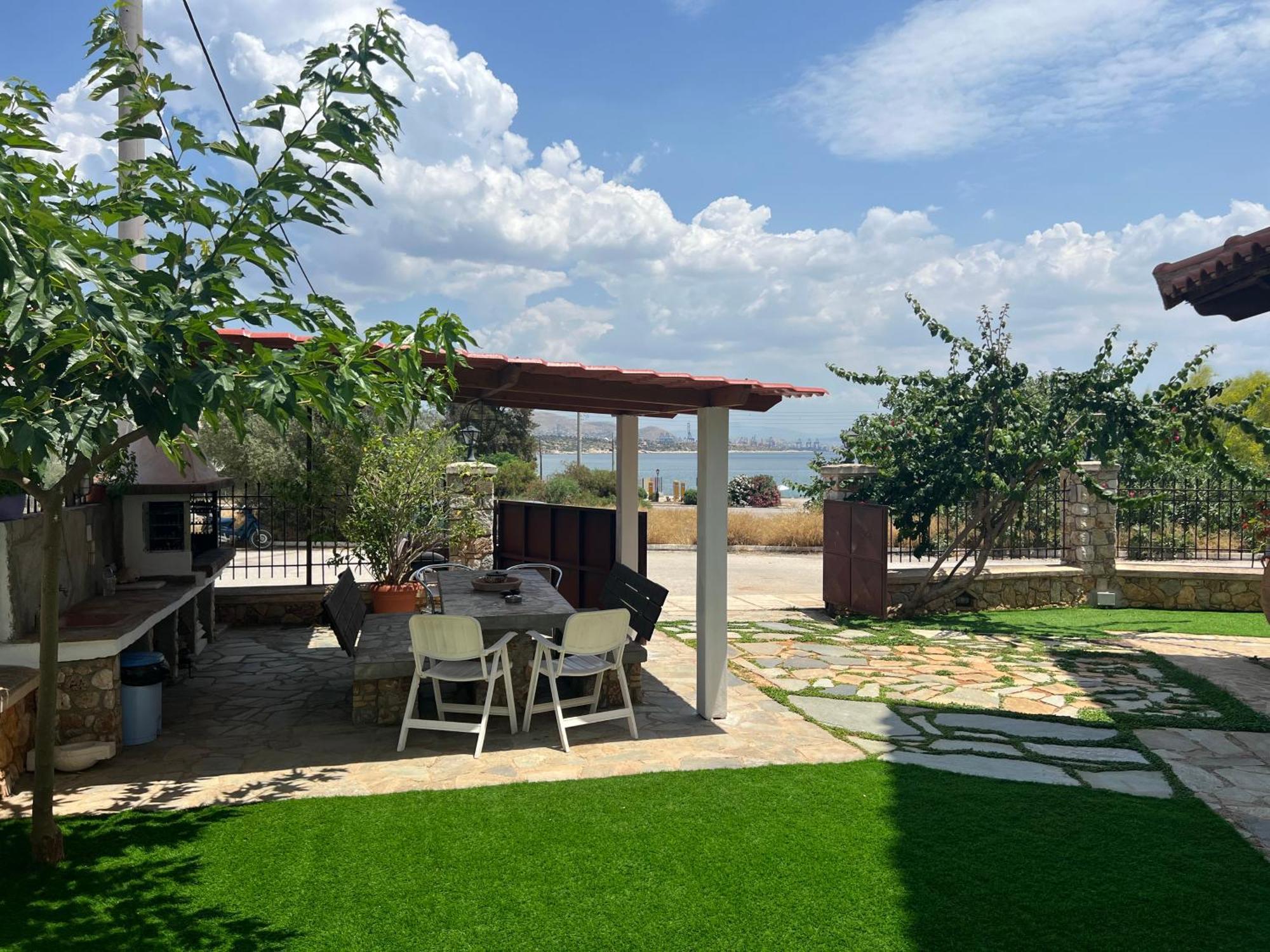 Apartment In Salamina With Garden & Sea View Selinia ภายนอก รูปภาพ